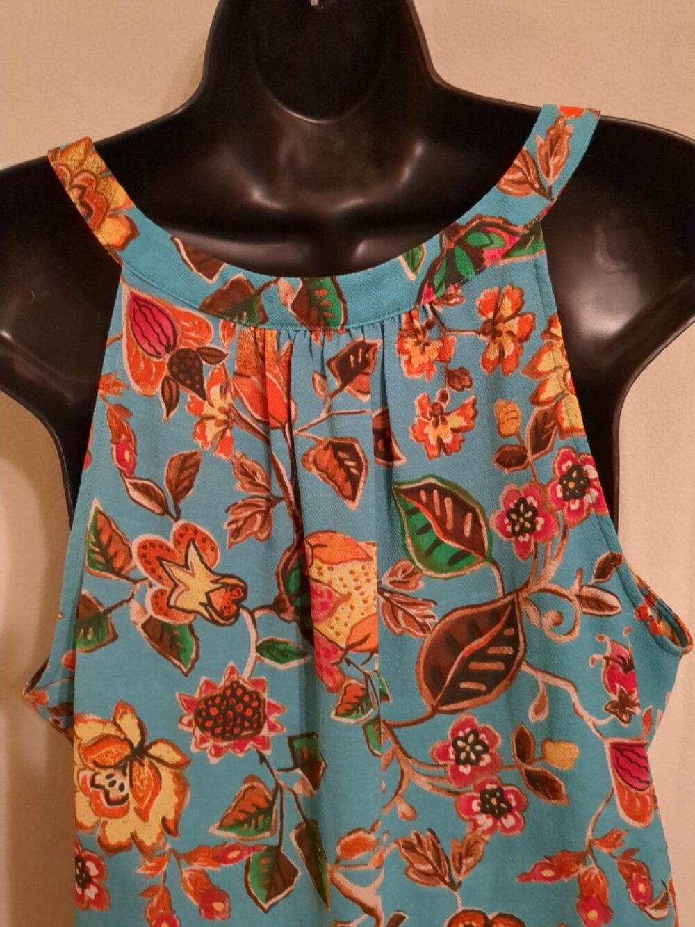 L 🏵 Sleeveless Summertime Floral Top with Tassels - Picture 7 of 14